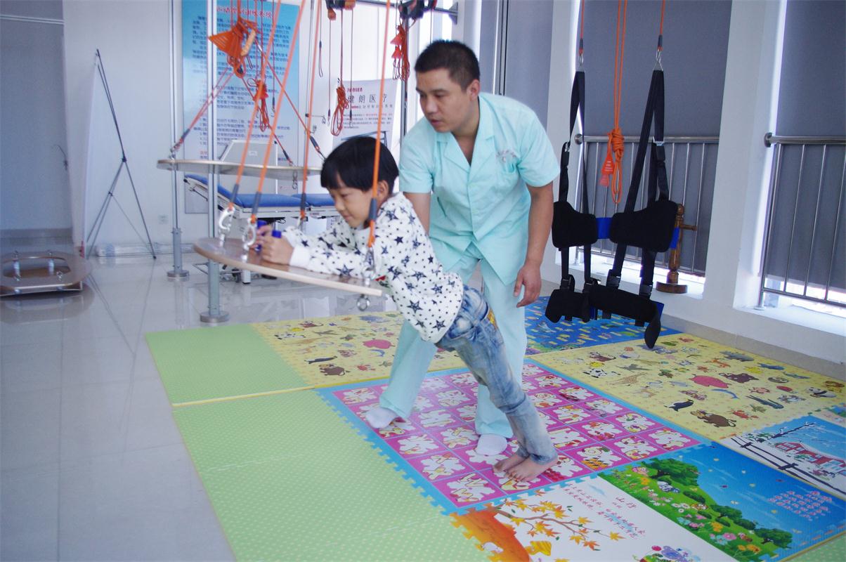 儿童悬吊训练系统对小儿脑瘫肢体的训练(图2)